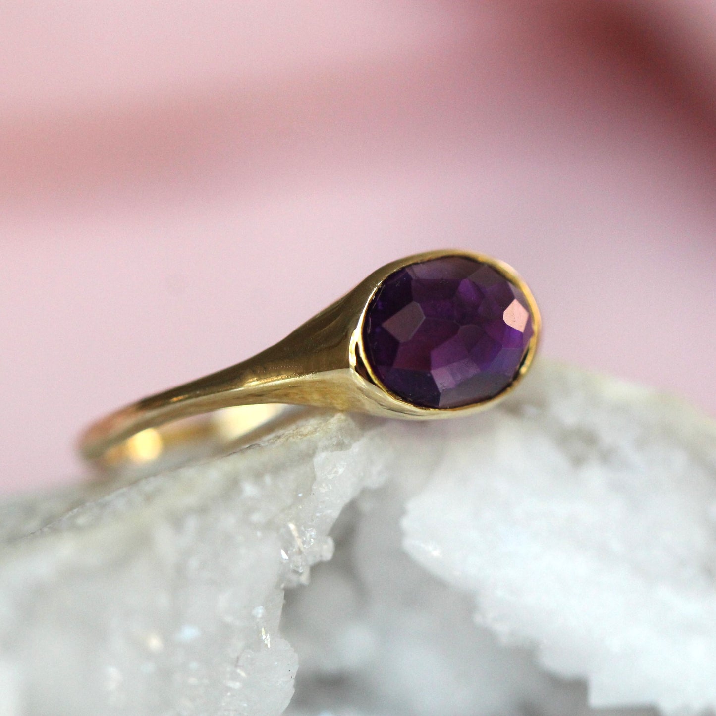 Minimal Signet Oval Amethyst Ring