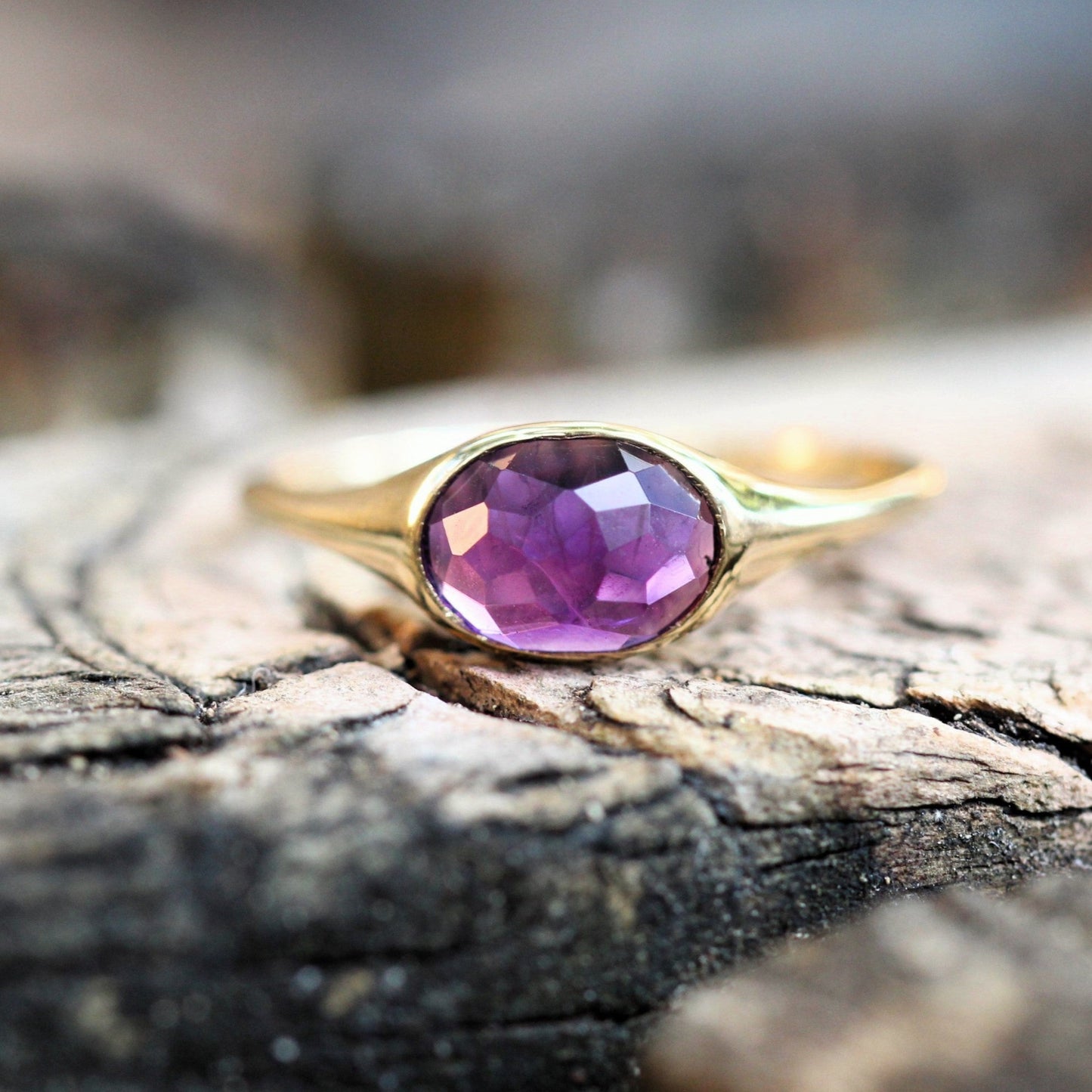 Minimal Signet Oval Amethyst Ring