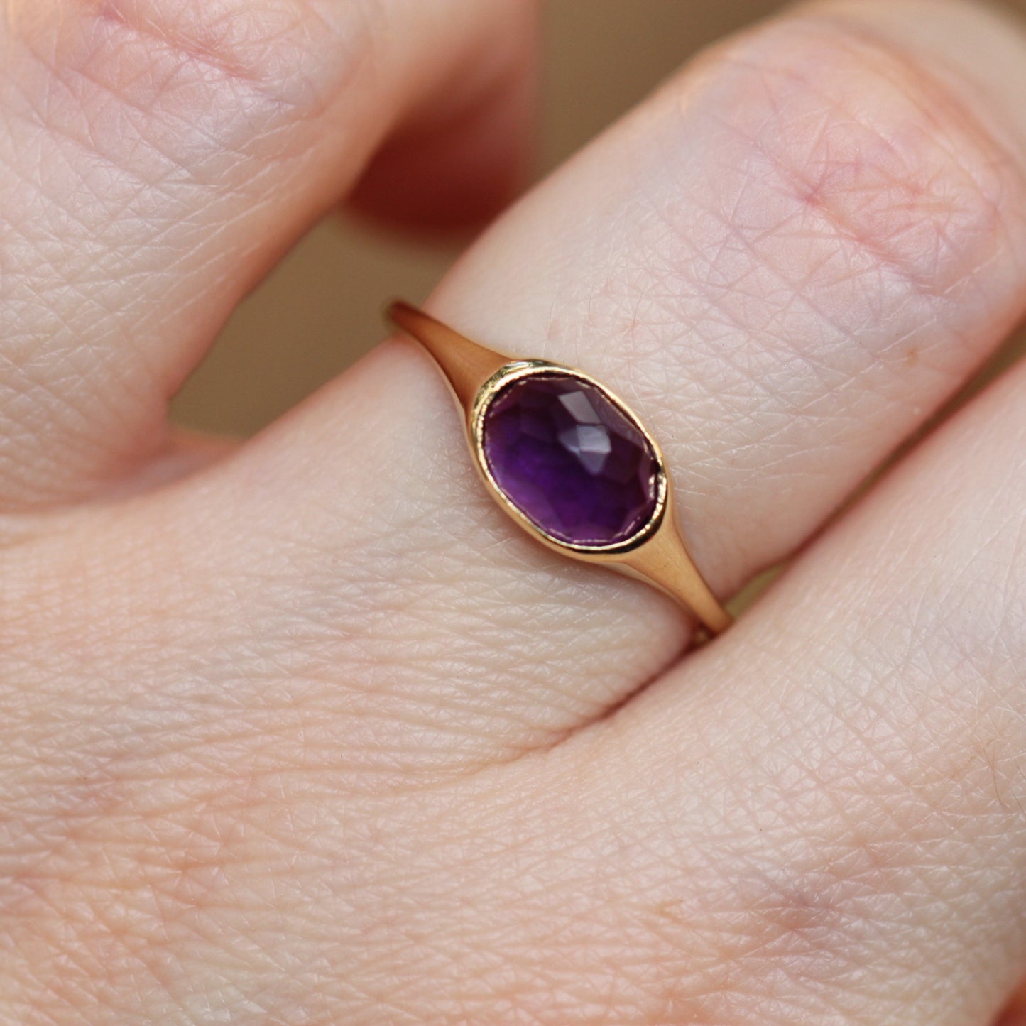 Minimal Signet Oval Amethyst Ring