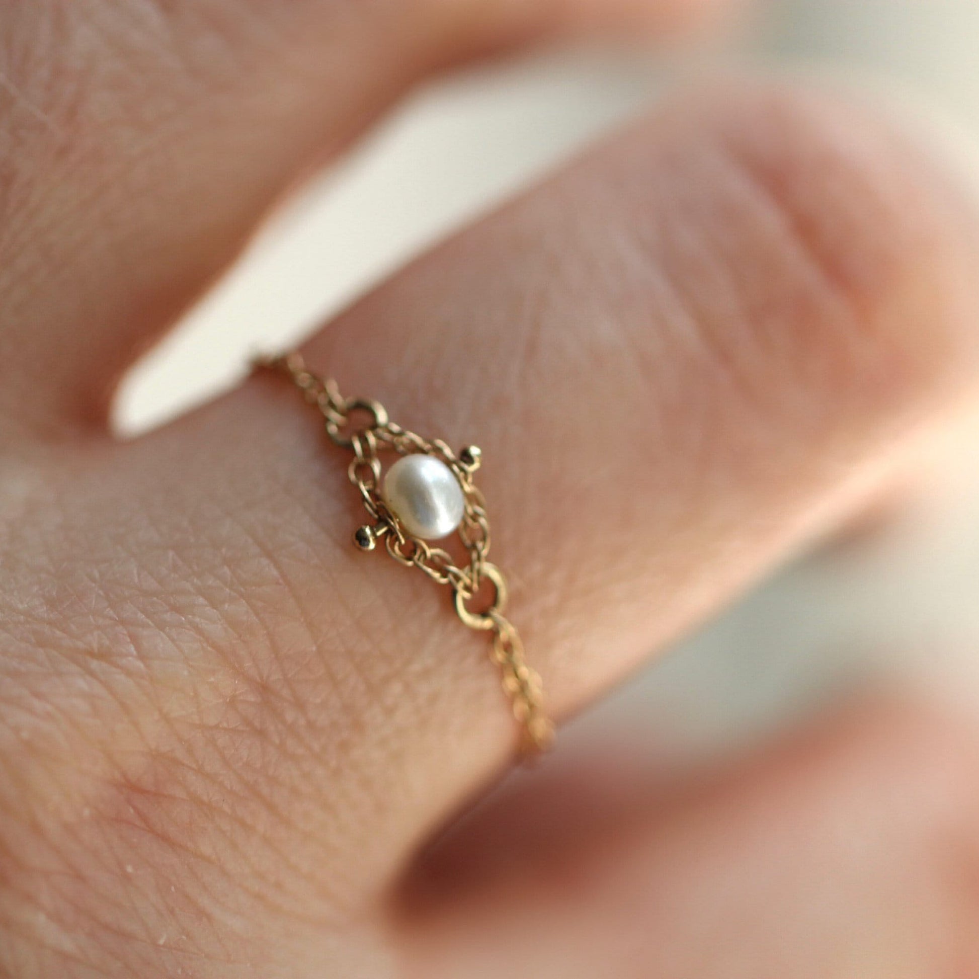 14K Gold Pearl Chain Ring, Solid Gold Chain Ring, Solid Gold Pearl Ring, White Pearl, June Birthstone, Rope Chain Ring, Dainty Chain Ring