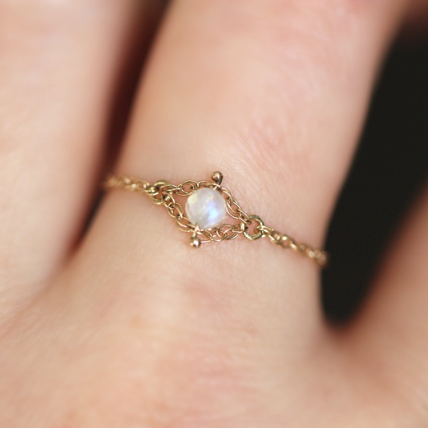 14K Gold Moonstone Chain Ring, Solid Gold Chain Ring, Solid Gold Moonstone Ring, Rainbow Stone, Everyday Wear, Rope Chain Ring, Dainty Ring