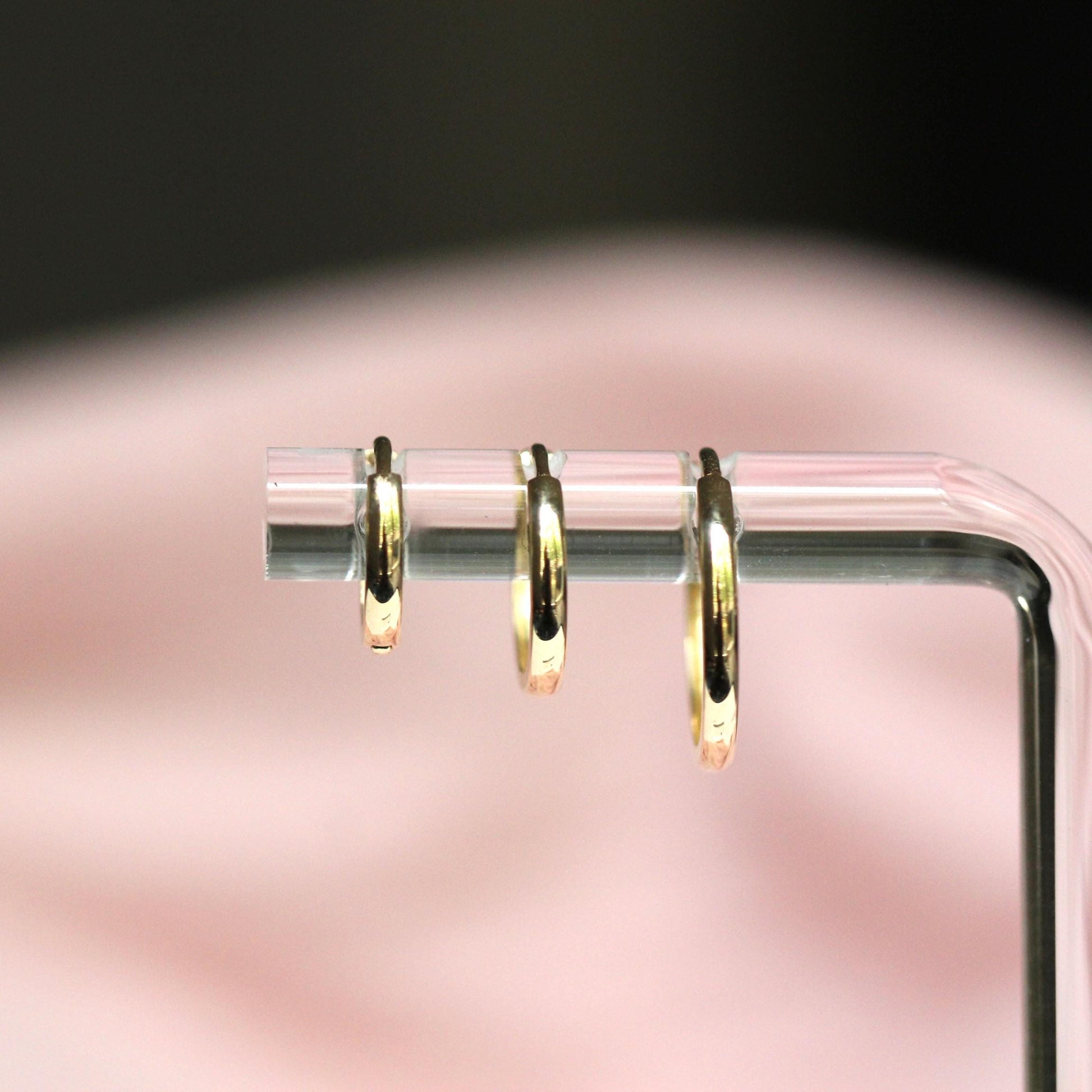 14K Huggie Hoop, Plain Hoop Earrings, Solid Gold Hoop, Clicker Hoops, Sleeper Hoops, Cartilage Hoop, Minimalist hoop, Layering Hoop