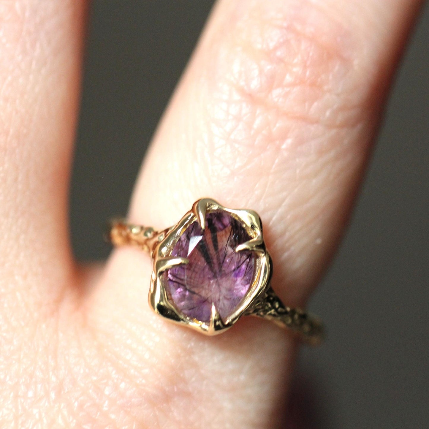 10K OOAK Super Seven Free Form Ring, Molten Ring. Solid Gold, One Of a Kind, Melody Stone, Purple Stone, Organic Textured Ring, Wave Ring