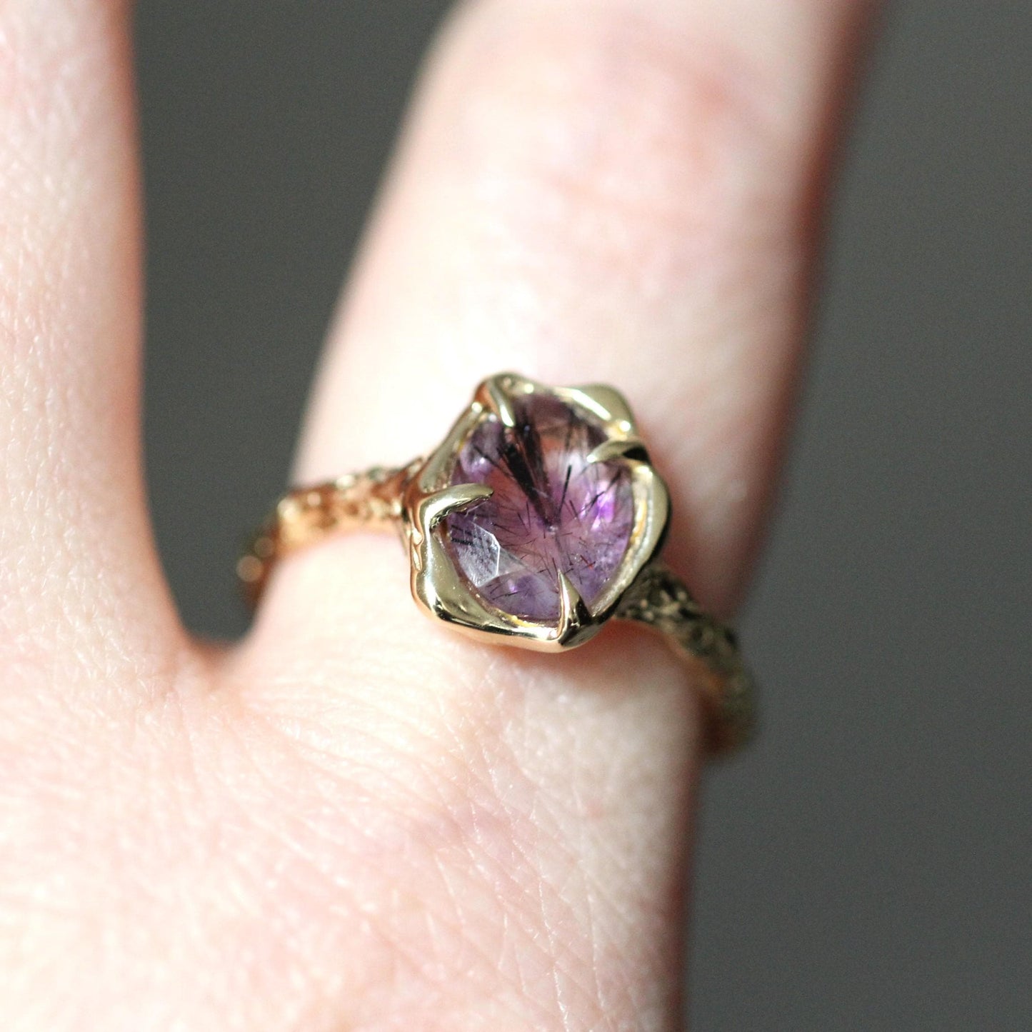 10K OOAK Super Seven Free Form Ring, Molten Ring. Solid Gold, One Of a Kind, Melody Stone, Purple Stone, Organic Textured Ring, Wave Ring