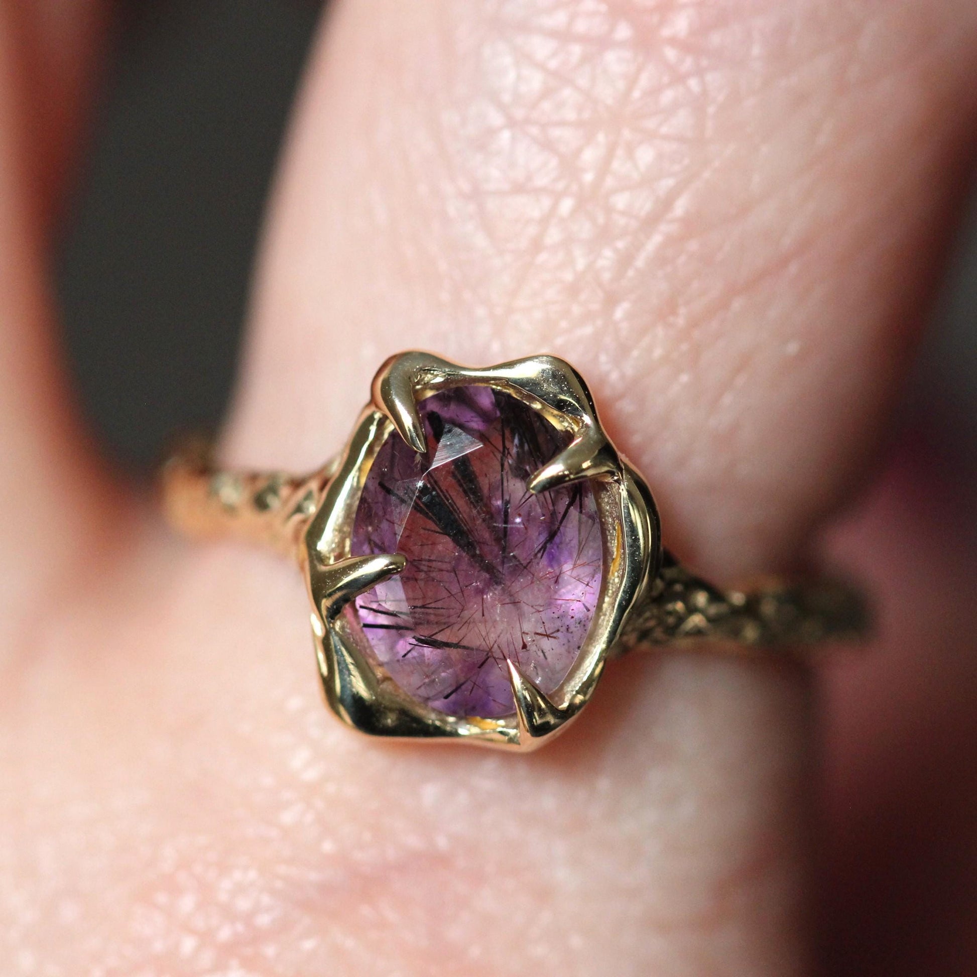 10K OOAK Super Seven Free Form Ring, Molten Ring. Solid Gold, One Of a Kind, Melody Stone, Purple Stone, Organic Textured Ring, Wave Ring