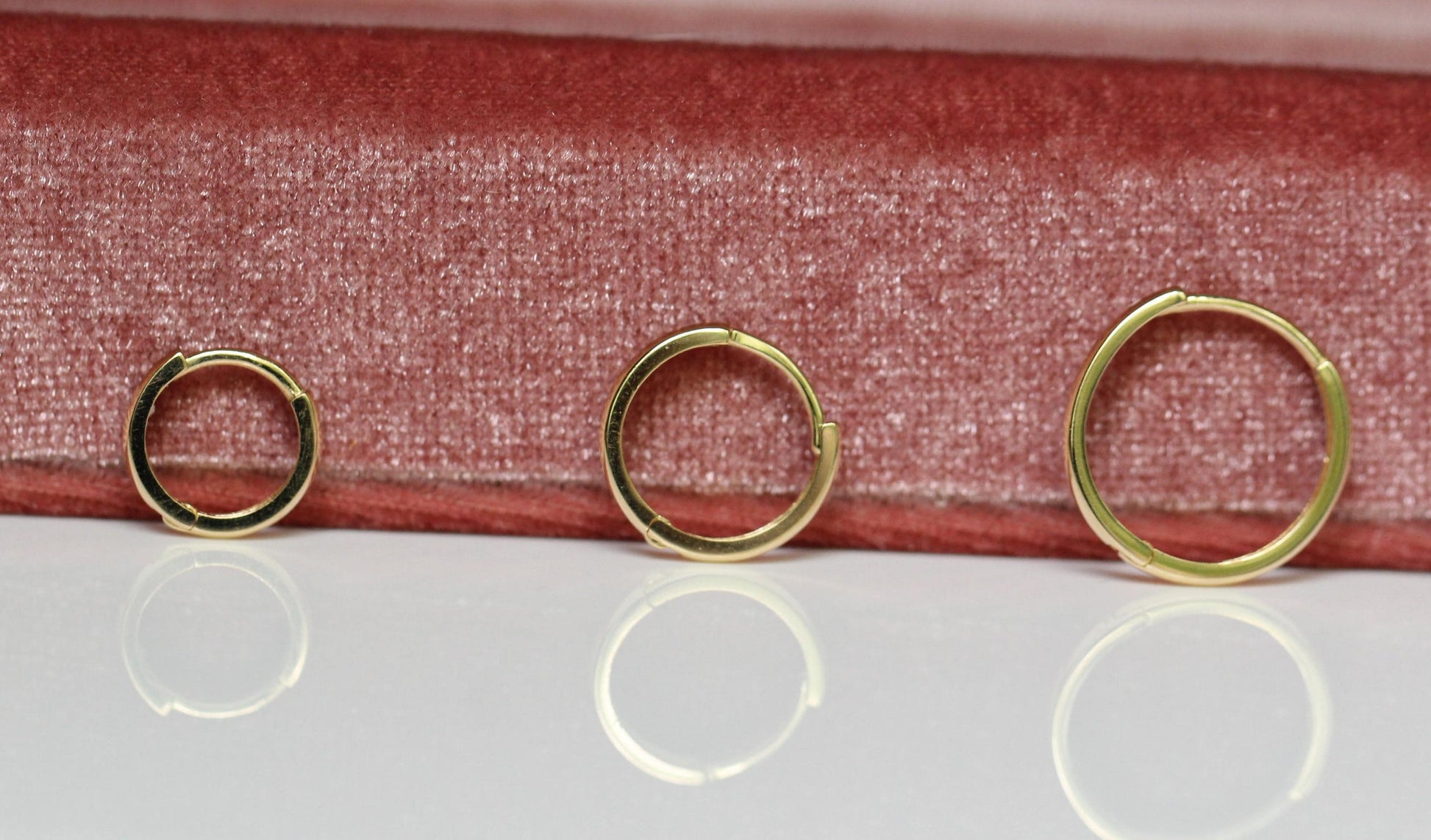 14K Huggie Hoop, Plain Hoop Earrings, Solid Gold Hoop, Clicker Hoops, Sleeper Hoops, Cartilage Hoop, Minimalist hoop, Layering Hoop